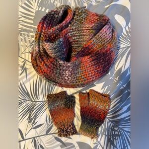 Infinity scarf & fingerless gloves, knit in multicolor